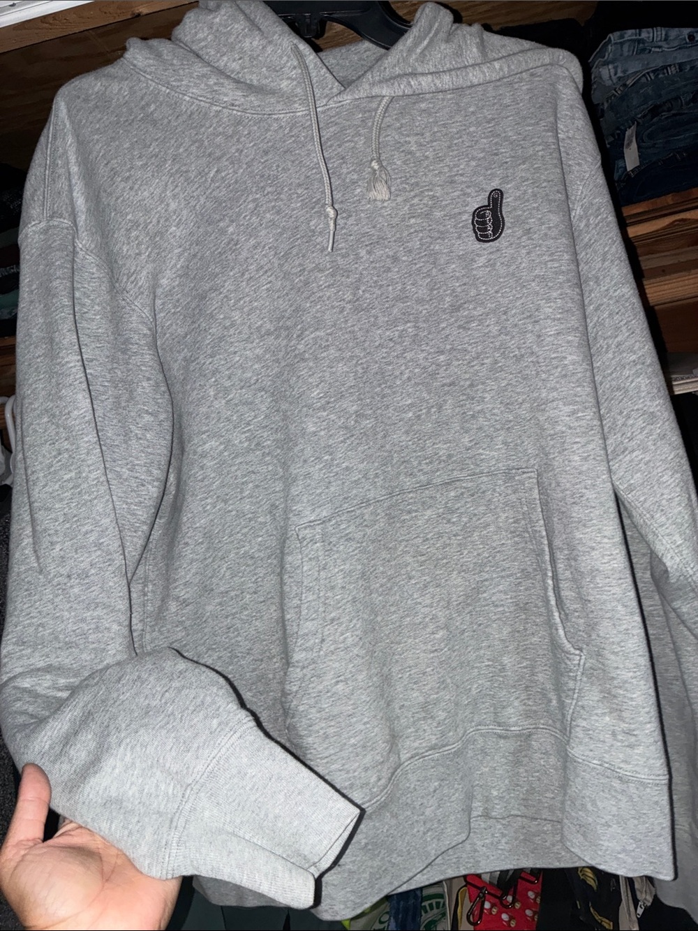 Uniqlo thumbs up no worries club hooded sweatshirt cute graphic - Picture 2 of 6